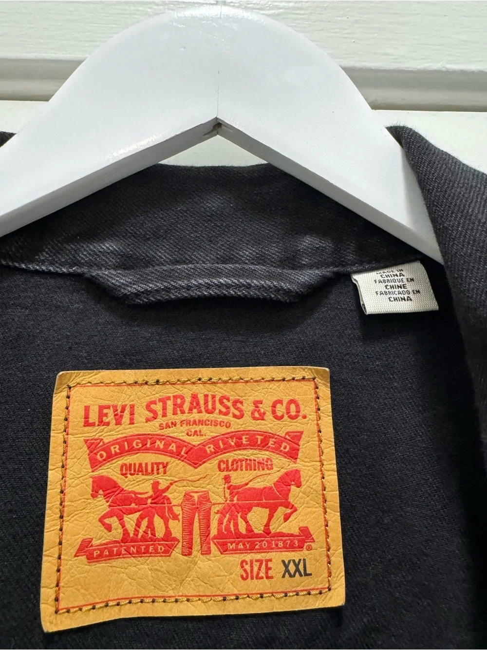Levi’s Trucker Denim Black Jacket - Picture 4 of 11